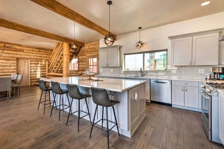5 Bedrooms Cottage