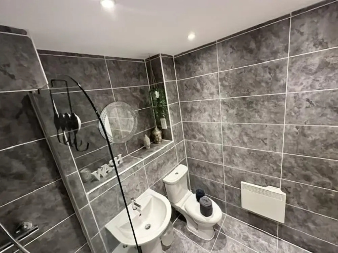 Grand Central Apartments, Centro