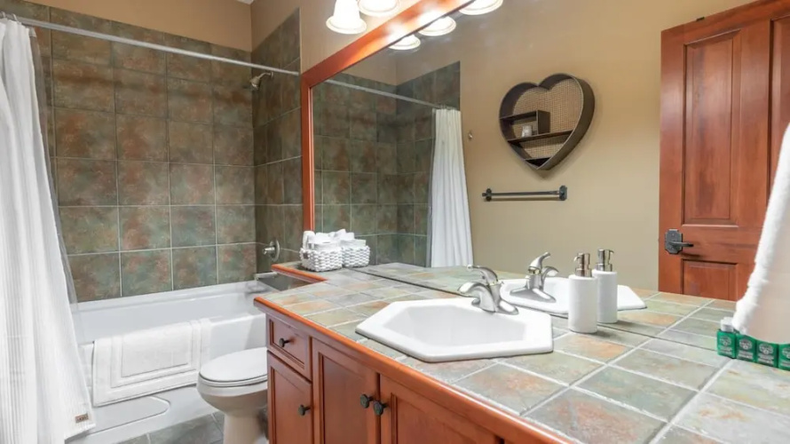 Mountain Time-spacious, Private Hot Tub,great View