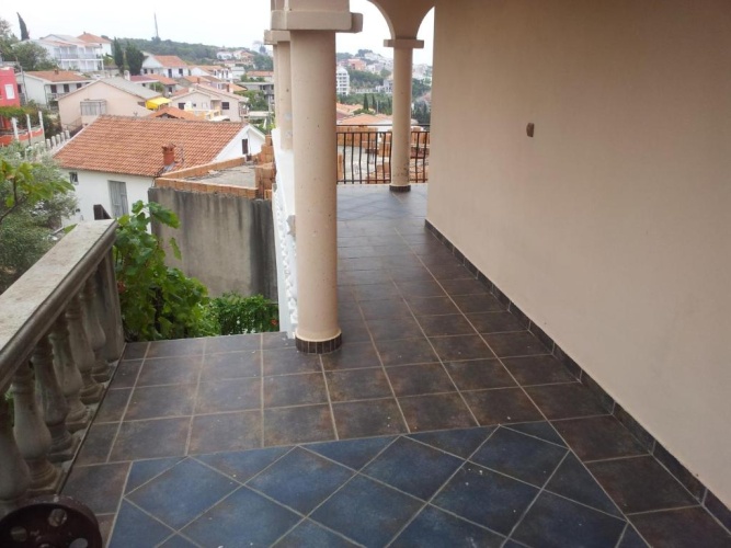 Apartment with balcony and with sea view