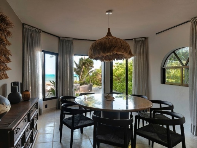 2 Bedrooms Villa with balcony and beachfront