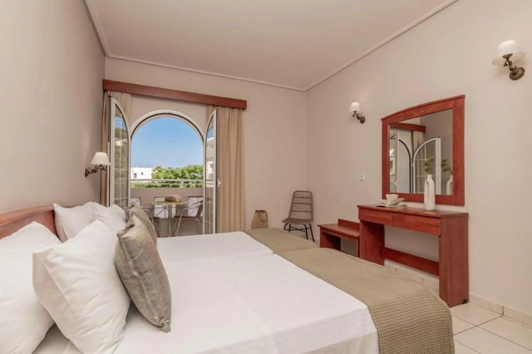 Daisy Hotel, Tsilivi