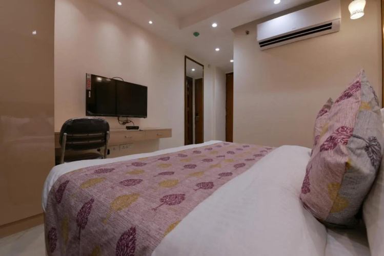 Hotel Leo Saffron