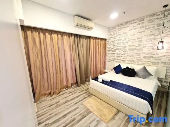 Standard Double room with city view