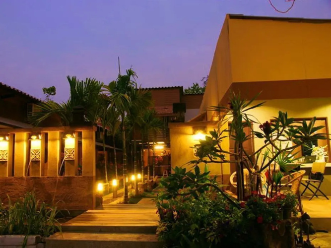 Koko Palm Inn - Chiang Mai