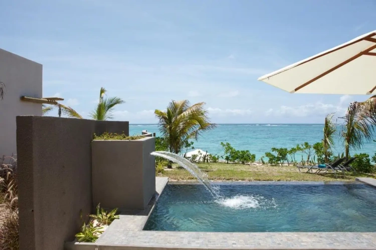 Villa beachfront