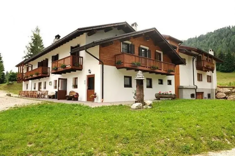 Almhotel La Casera