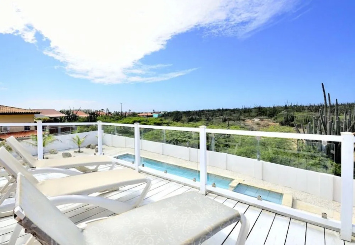 Jolie Villa