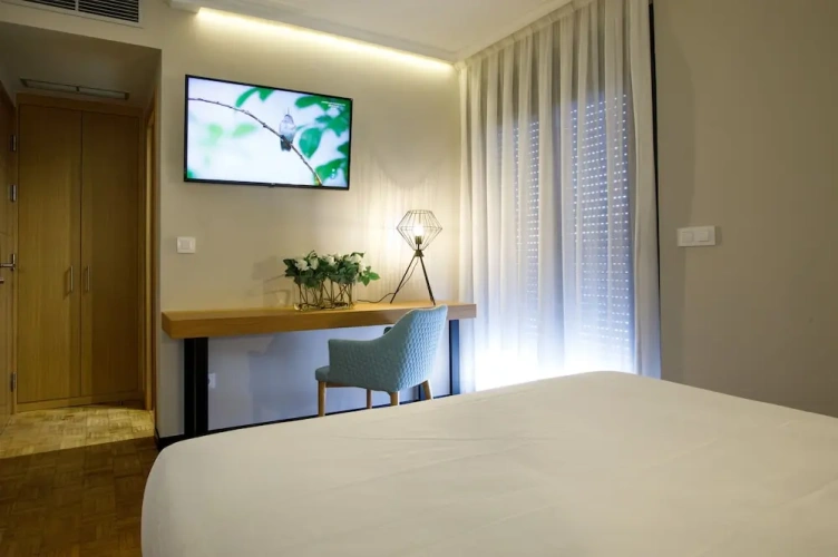 Standard Twin room with balcony