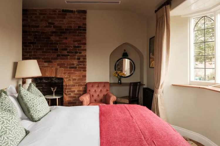 The Manor House Inn
