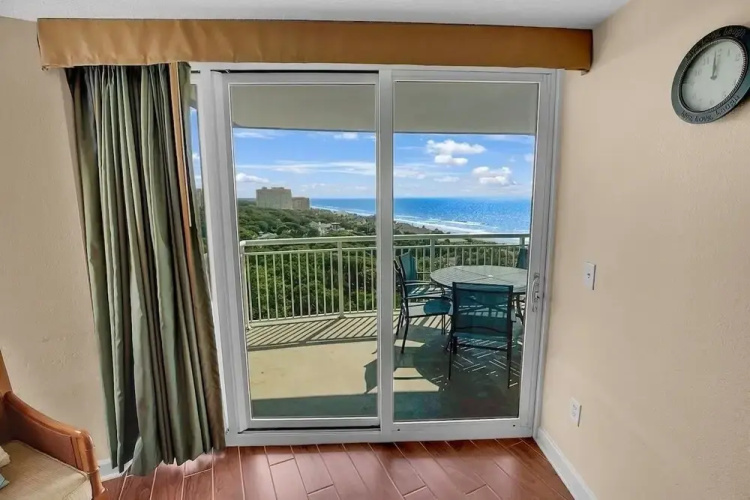 Horizon 701 3 Bedroom Condo