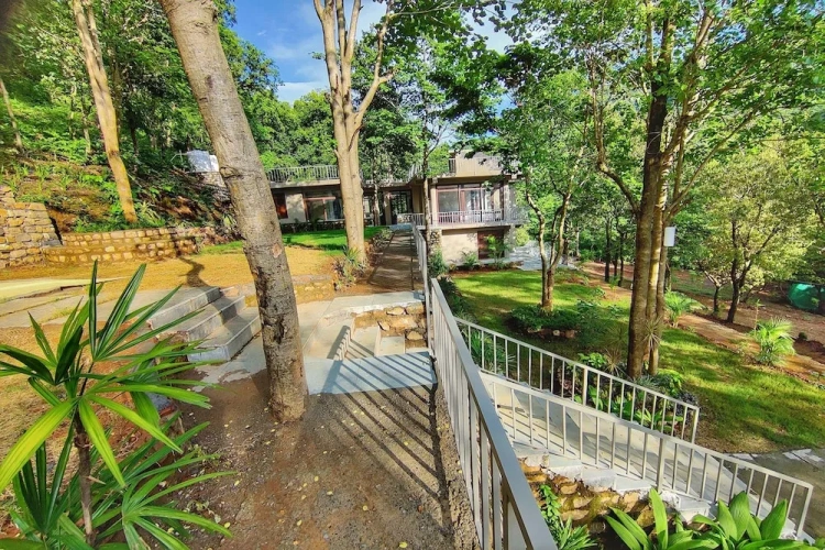 4 Bedrooms Luxury Villa