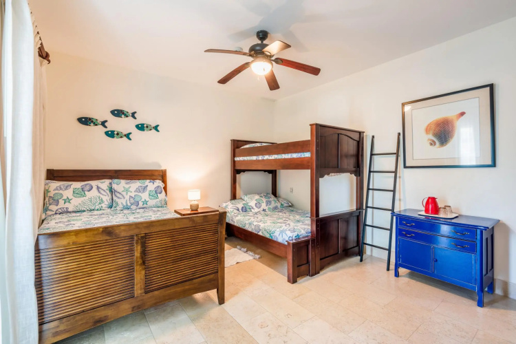 Beachfront w Direct Beach Access Private Jacuzzi