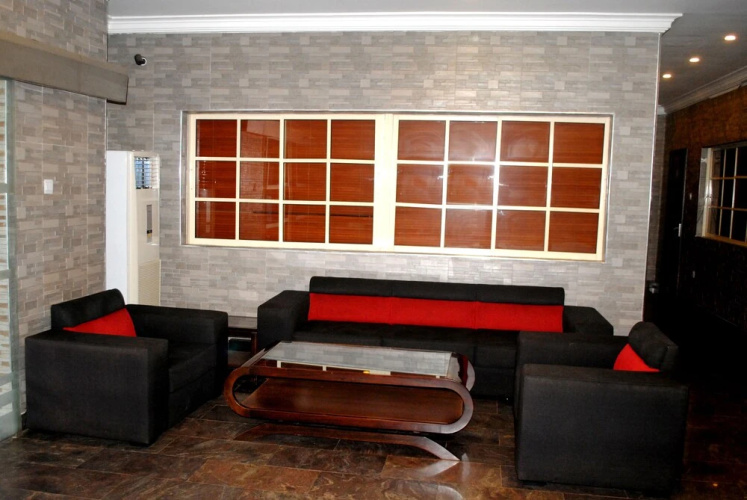 Grand Inn & Suites