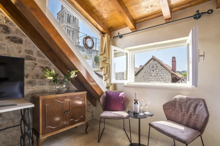 Superior Double room with city view