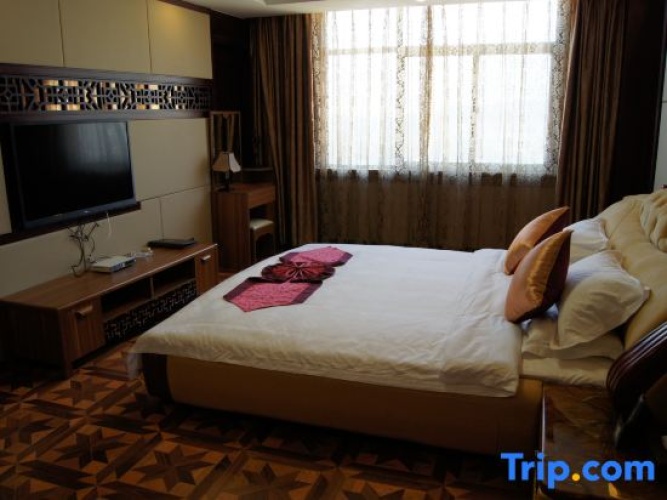 Deluxe Suite