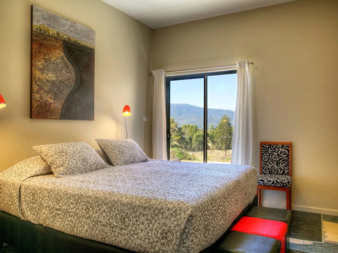 Spring Spur Stay