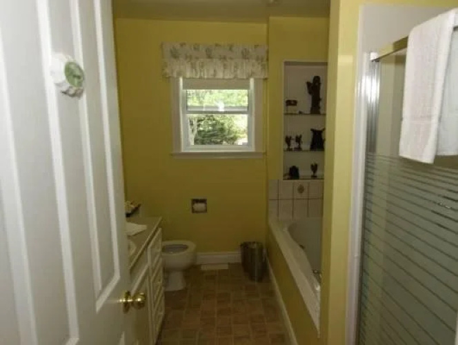Country Charm B & B