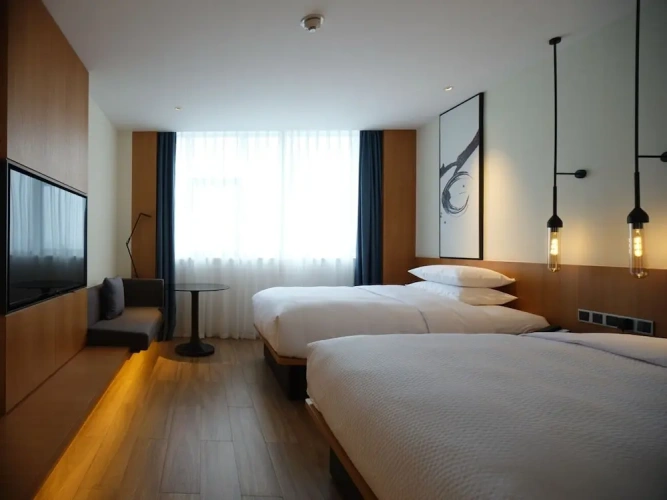 Standard Quadruple room with city view