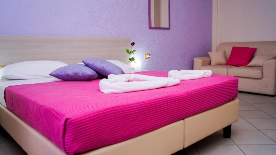 Standard Triple room