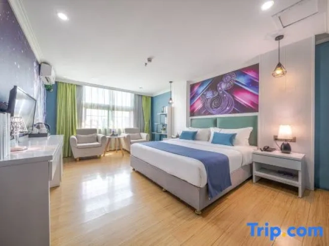 Standard Double room with city view
