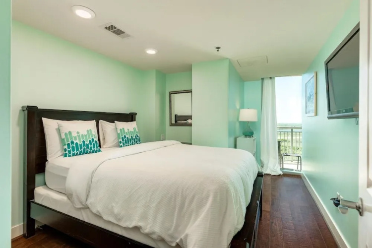 Palisade Palms Beachfront