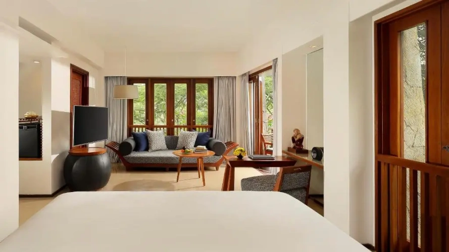 Impressive Forest Corner Double Suite