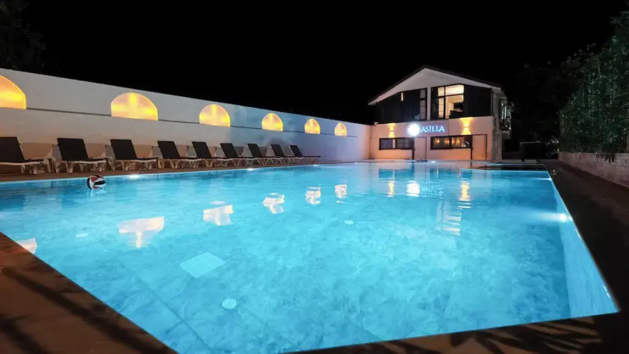 Asilla Hotel