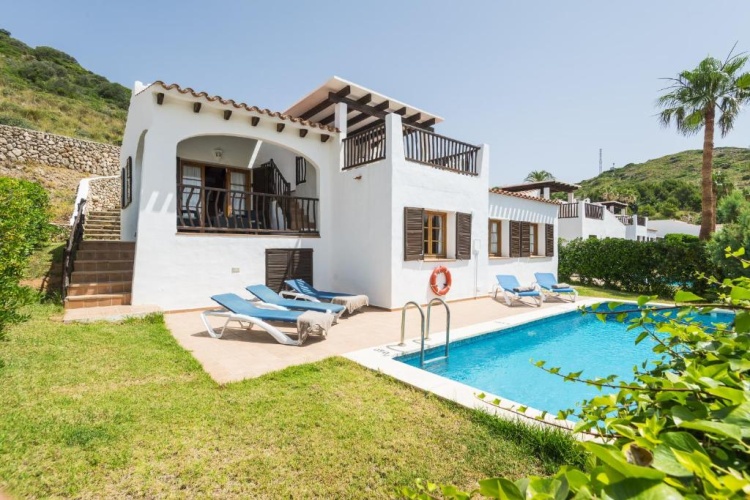 2 Bedrooms Villa