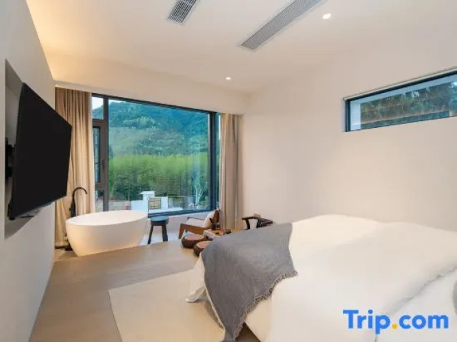 Family Suite with courtyard view