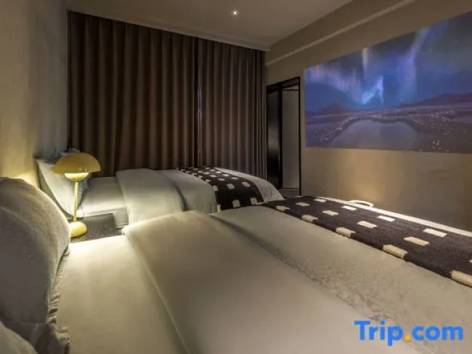 2 Bedrooms Luxury Suite with river view