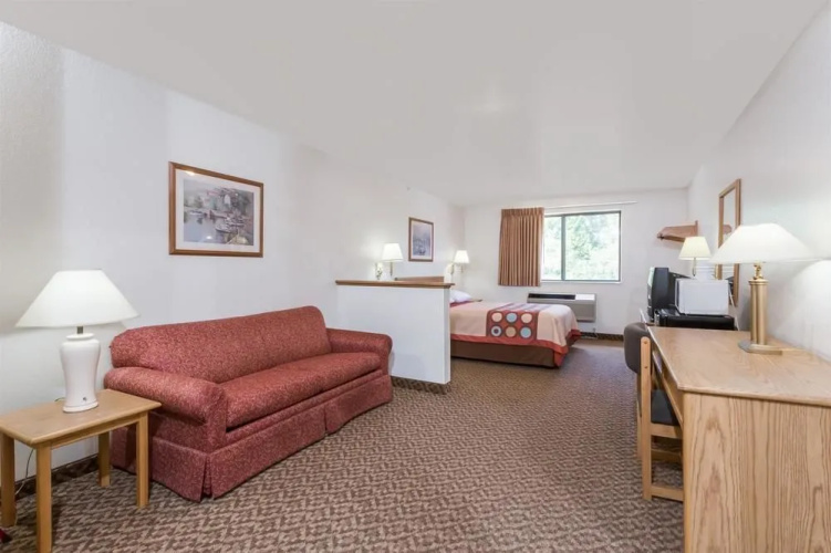 Super 8 Prince Frederick