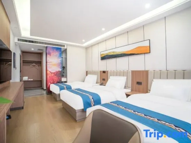 Standard Triple room