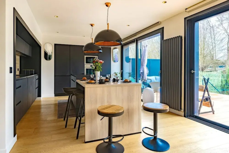 Paris Garden River residence