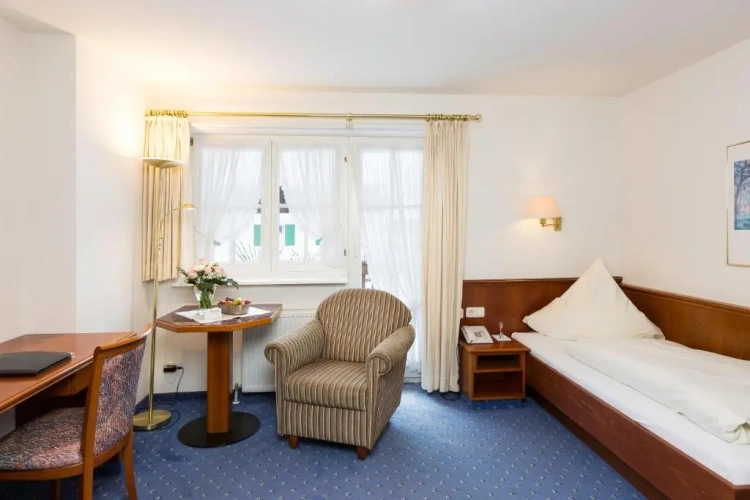 Standard Double room with view