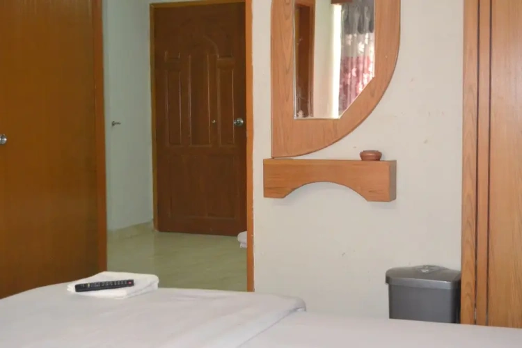 Family Suite with land view