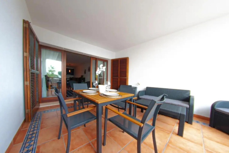 Apartamento en complejo con piscina