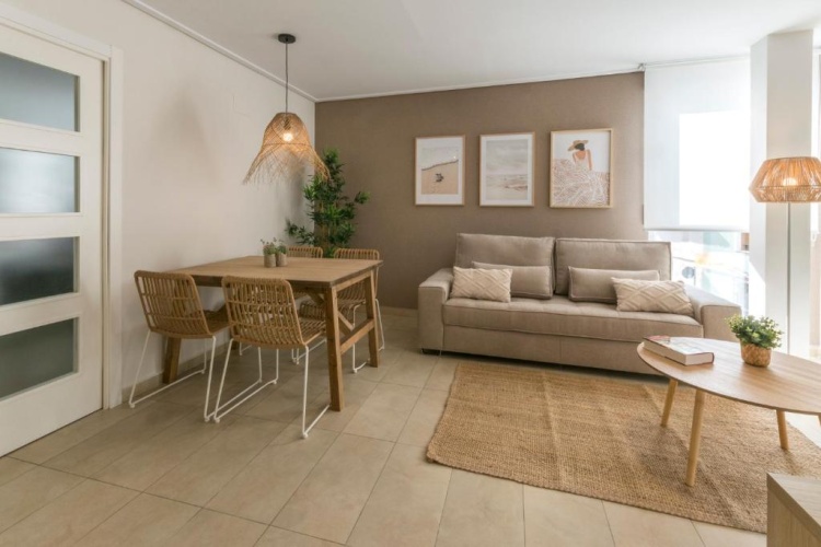 2 Bedrooms Apartment
