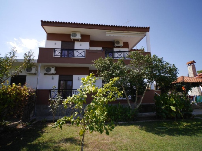 3 Bedrooms Apartment