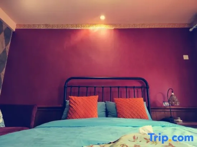6 Bedrooms Villa