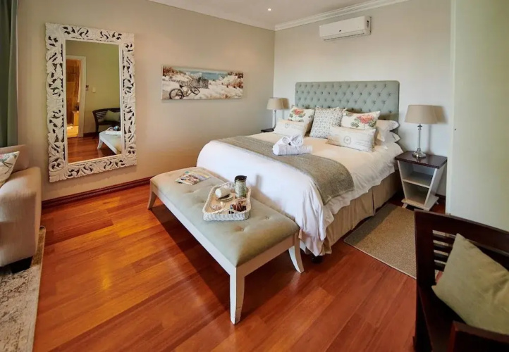 The Hamptons Guest House