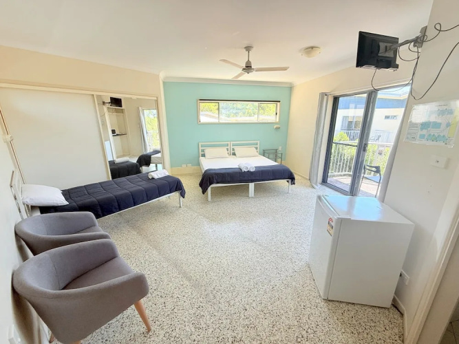 Emus Beach Resort