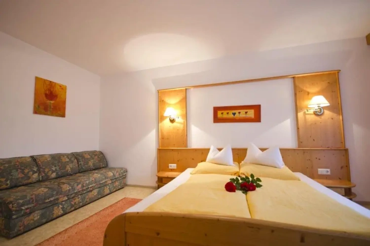 2 Bedrooms Apartment