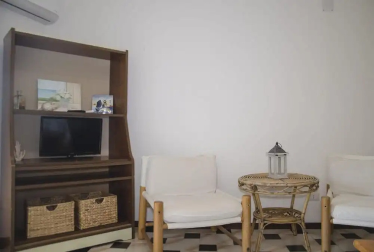 Beachfront two Room Apartment Sparaglione