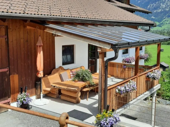 2 Bedrooms Triple Apartment