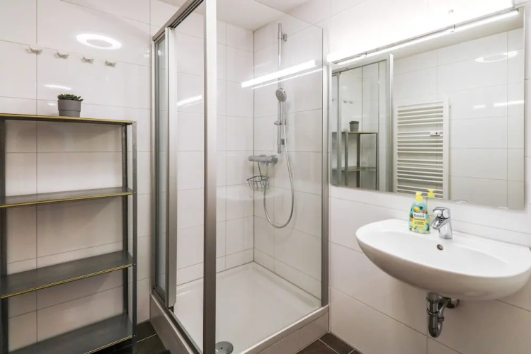 Designer hostel room for 4 2D
