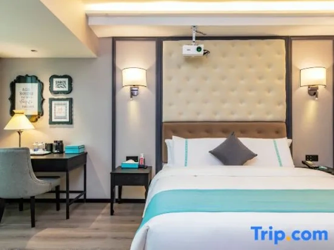 Deluxe Suite