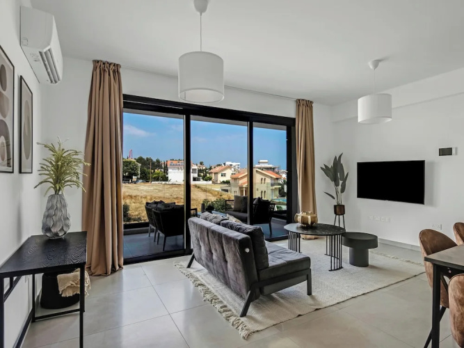 Sanders Elgio - Delightful 2-bdr Apt With Balcony