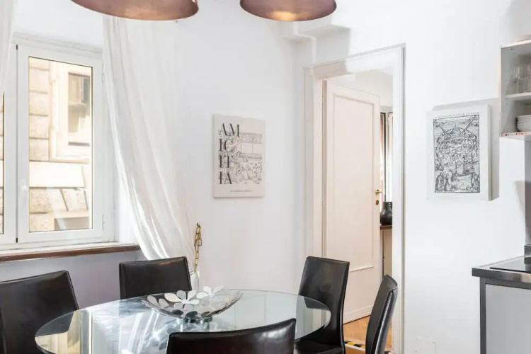 Corso in Roma With 3 Bedrooms and 3 Bathrooms