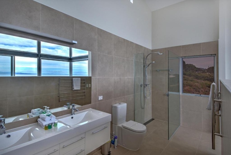 3 Bedrooms Cottage
